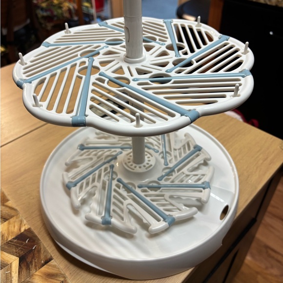 White and Blue Drying Rack - Picture 3 of 3